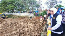 Gubernur Khofifah Tinjau Normalisasi Sungai di Pamekasan