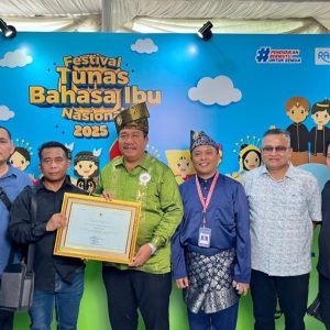 Bupati Asahan Terima Penghargaan Nasional dari Kemendikdasmen