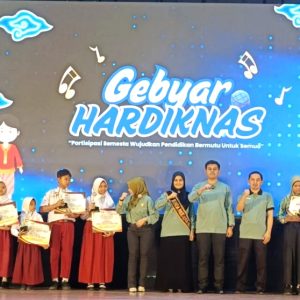 Puncak Hardiknas, Wali Kota Blitar: Pendidikan Adalah Tanggung Jawab  Kita Bersama Puncak Hardiknas, Wali Kota Blitar: Pendidikan Adalah Tanggung Jawab  Kita Bersama
