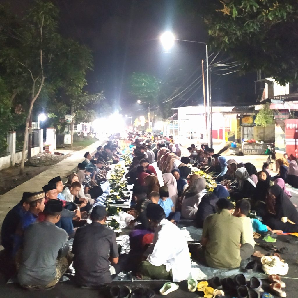 Jalan Ir Soekarno Kota Blitar Sering Makan Korban Jiwa Akibat Kecelakaan, Warga Adakan Selamatan