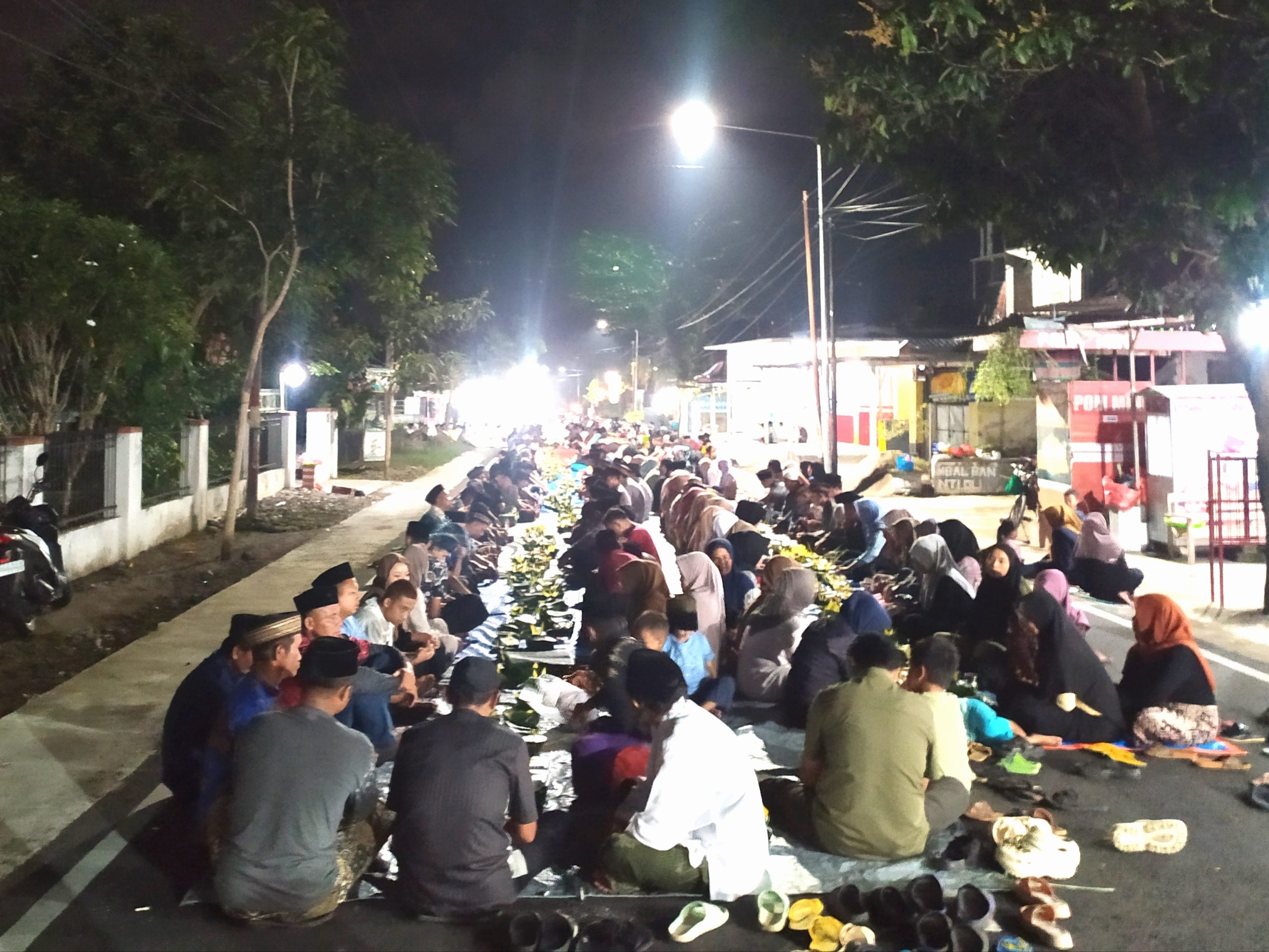 Jalan Ir Soekarno Kota Blitar Sering Makan Korban Jiwa Akibat Kecelakaan, Warga Adakan Selamatan