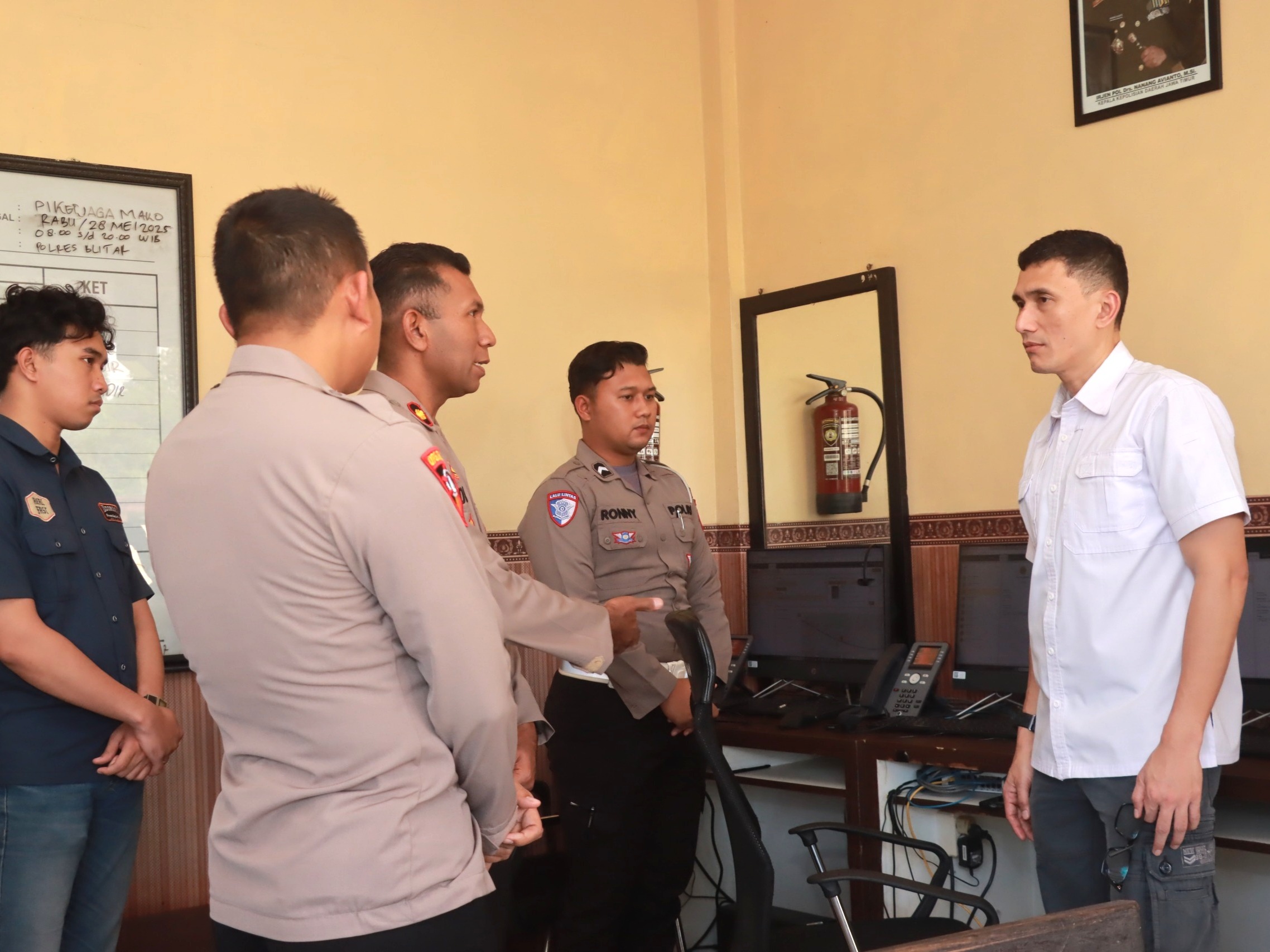 Anda Punya Masalah, Ingin Lapor Polres Blitar, Hubungi Layanan 110 atau Via WA 081229132005