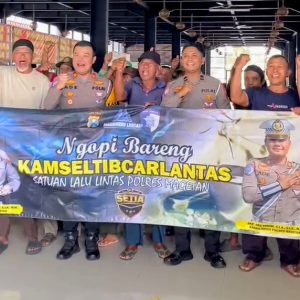 Ngopi Bareng Kamseltibcarlantas Satlantas Polres Magetan Bersama Kominitas Becak Dan OJek Pasar Baru Ngopi Bareng Kamseltibcarlantas Satlantas Polres Magetan Bersama Kominitas Becak Dan OJek Pasar Baru