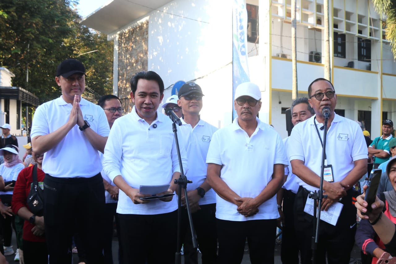 Pemkab Jember Peringatan Hari Buruh Sedunia, Gus Fawait Lepas Ribuan Buruh dan Masyarakat Jalan Sehat