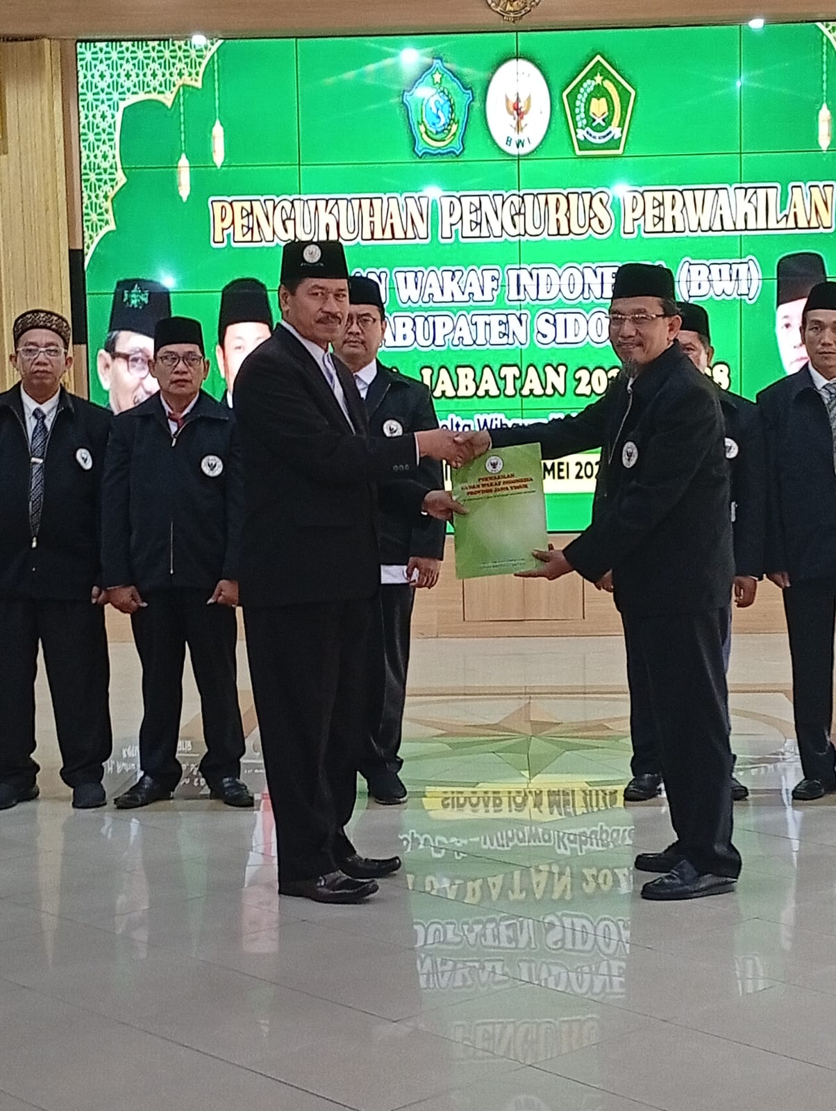 Saat Pengukuhan Pengurus Perwakilan BWI Sidoarjo, Bupati Subandi Siap Support Percepatan Sertifikat Wakaf