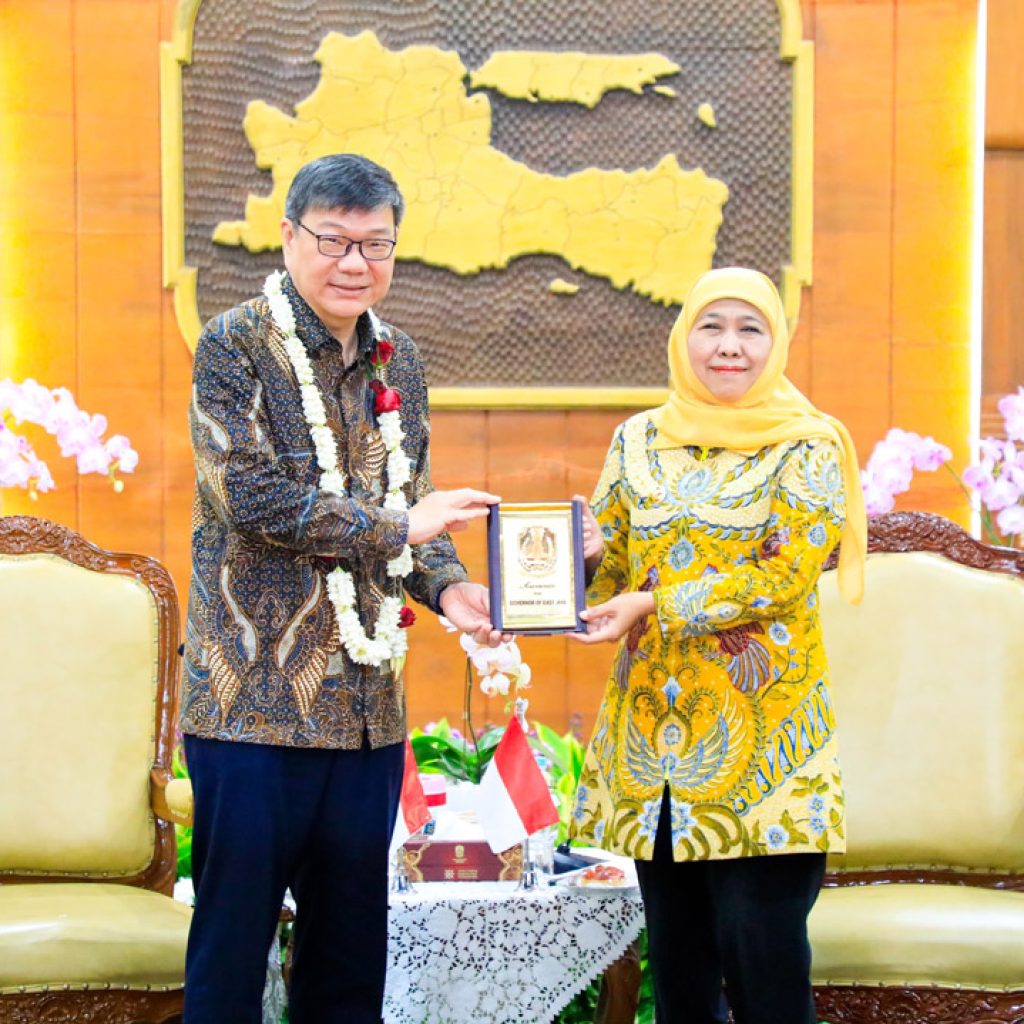 Dubes Singapura Puji Jatim Sebagai Tujuan Utama Investasi di Indonesia, Ini Kata Khofifah