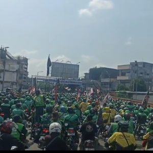 Ribuan Driver Ojol di Jember Kepung Pemkab Jember,Ajukan 5 Tuntutan