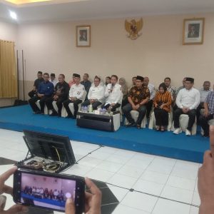 Dengar Keluhan Masyarakat Pedesaan Bupati Jember Nginap di Desa