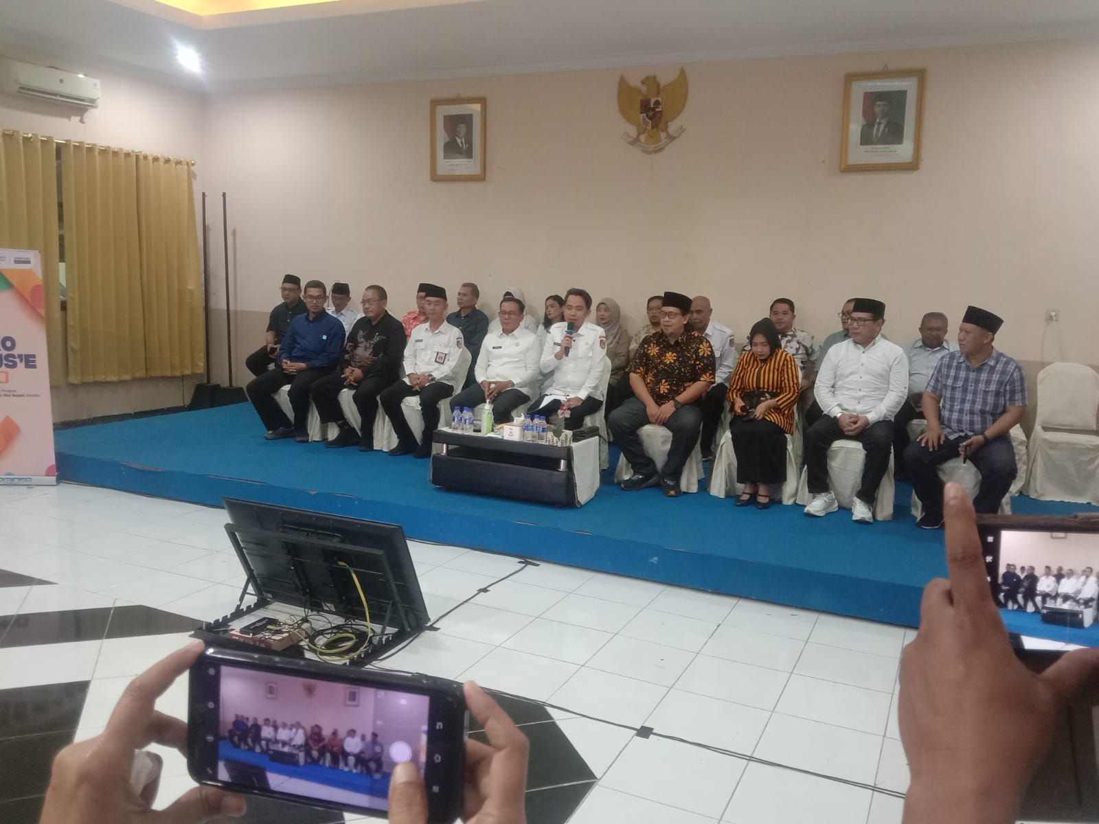 Dengar Keluhan Masyarakat Pedesaan Bupati Jember Nginap di Desa