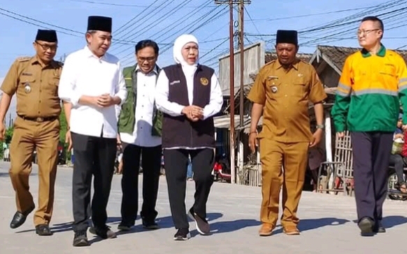 Resmikan Pembangunan Jalan Provinsi di Puger Jember, Gubernur Jawa Timur: Hindari Penggunaan Truk ODOL