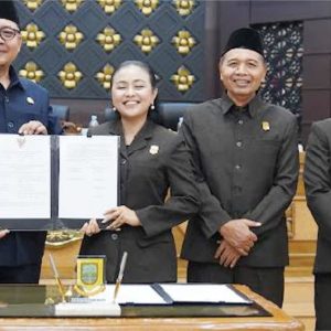 DPRD Kota Mojokerto Setujui Raperda Pertanggungjawaban APBD 2024 DPRD Kota Mojokerto Setujui Raperda Pertanggungjawaban APBD 2024