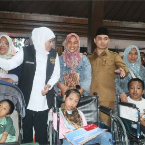Kab. Mojokerto Terima 9 Jenis Bansos Dari Pemprov Jatim Kab. Mojokerto Terima 9 Jenis Bansos Dari Pemprov Jatim