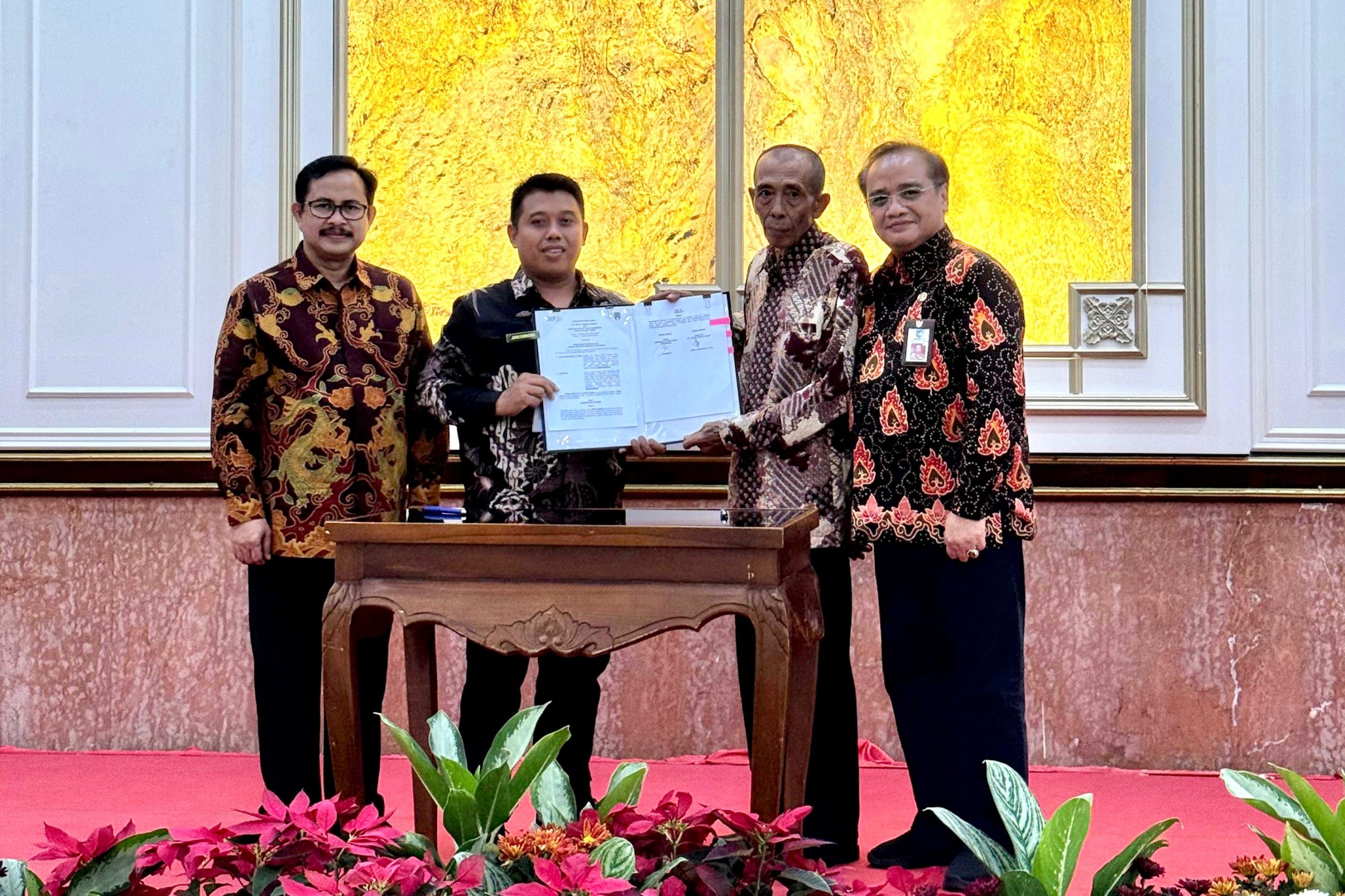 Bupati Kediri Tak Mau Petani Merana, Gandeng Surabaya Jamin Harga Panen