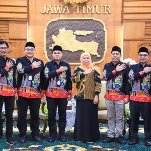KPU dan Bawaslu Kembalikan Sisa Anggaran Pilgub Jatim 2024 Rp 162,902 Miliar KPU dan Bawaslu Kembalikan Sisa Anggaran Pilgub Jatim 2024 Rp 162,902 Miliar