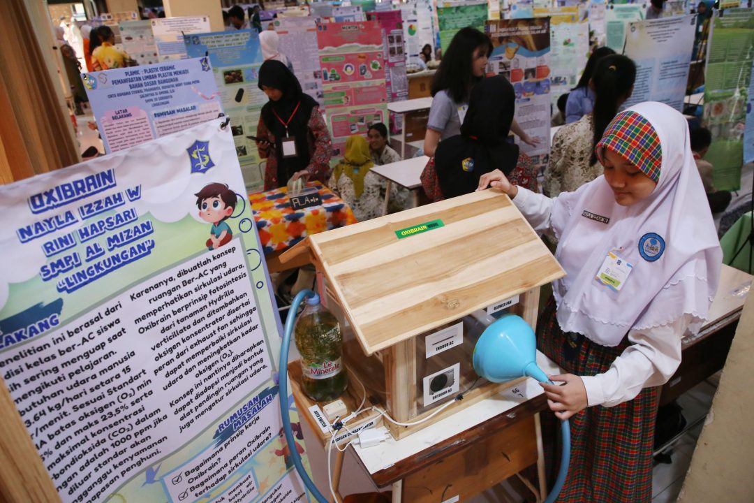 Seratus Inovasi Tersaji dalam Lomba Peneliti Pelajar Surabaya Jenjang SMP