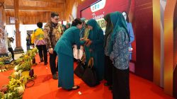 Penghargaan dari Mbak Cicha, Tali Asih untuk Kader PKK yang Setia Mengabdi