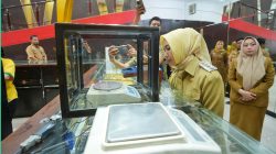 Lindungi Konsumen, Ning Ita Cek  Standart Timbangan di SPBU dan Toko Emas