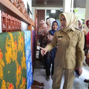 Komitmen Lestarikan Budaya Lokal, Pemkot Mojokerto Gelar Pelatihan Membatik Komitmen Lestarikan Budaya Lokal, Pemkot Mojokerto Gelar Pelatihan Membatik