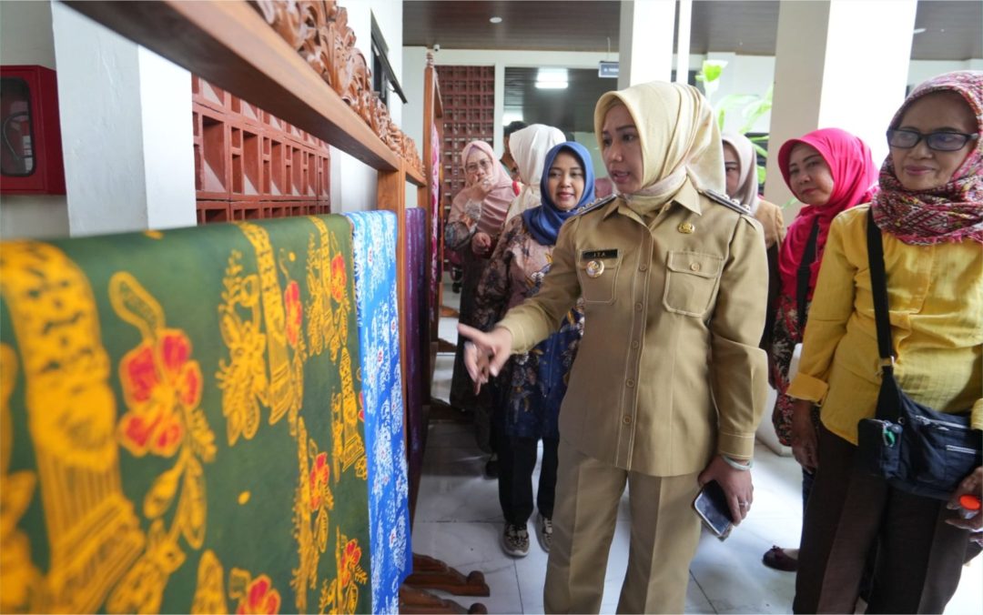 Komitmen Lestarikan Budaya Lokal, Pemkot Mojokerto Gelar Pelatihan Membatik