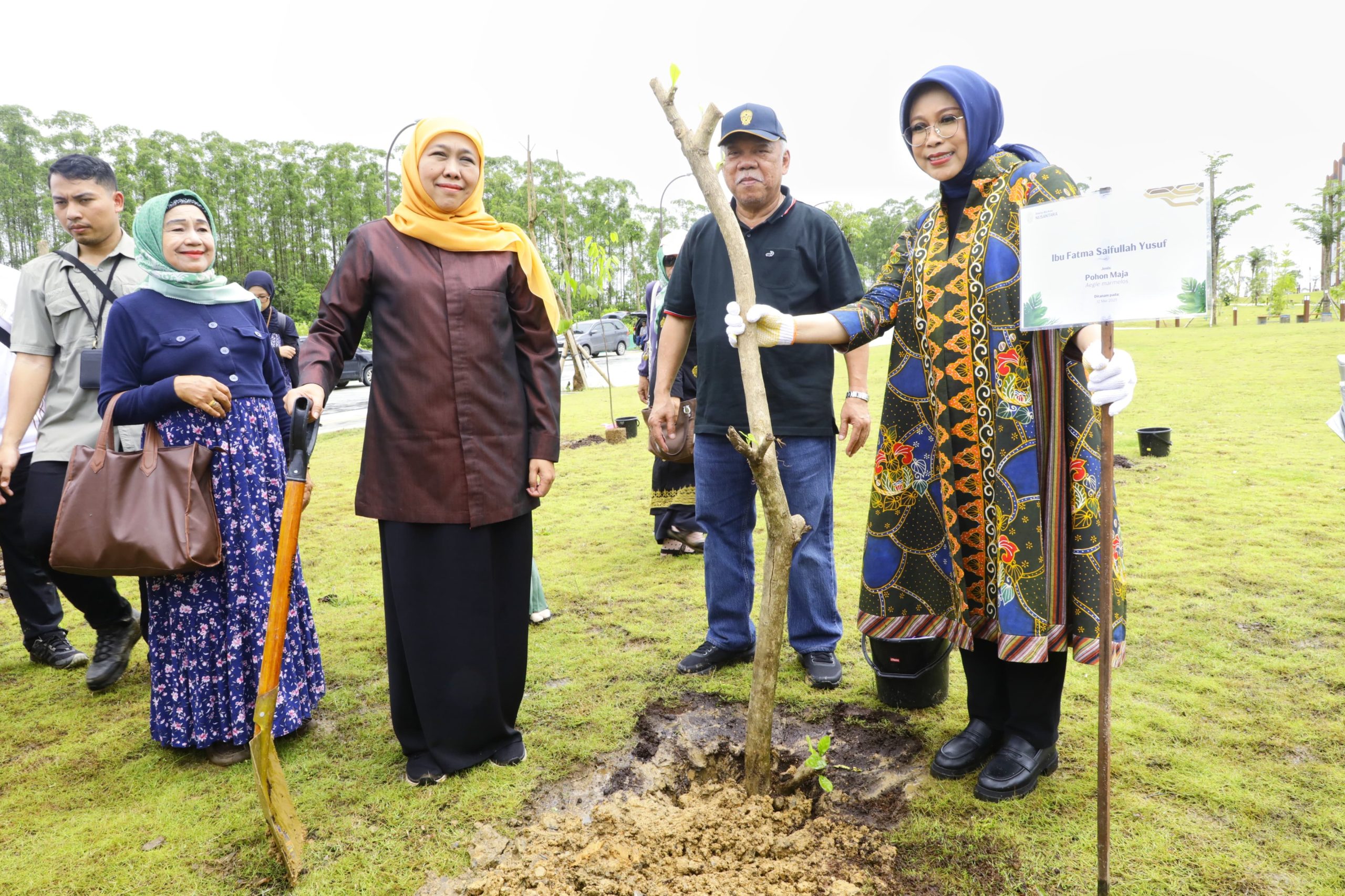 Tanam Pohon Maja di IKN, Gubernur Khofifah : Simbol Peradaban Baru Indonesia