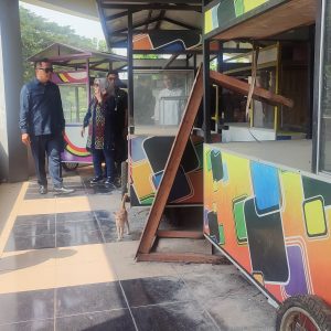 Puluhan Rombong Mangkrak di GOR Jayabaya Menanti Nasib