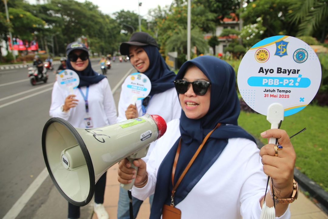 Sosialisasi On The Street Ingatkan Warga Surabaya Batas Akhir Pembayaran PBB
