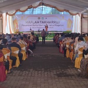 215 Siswa SMP IT Dan MA IT Pondok Pesantren Baitul Quran Al Jahra Diwisuda