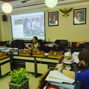 DPRD Surabaya Tampung Keluhan Warga Soal Bangunan Gedung Air Isi Ulang Biru di Wiyung DPRD Surabaya Tampung Keluhan Warga Soal Bangunan Gedung Air Isi Ulang Biru di Wiyung