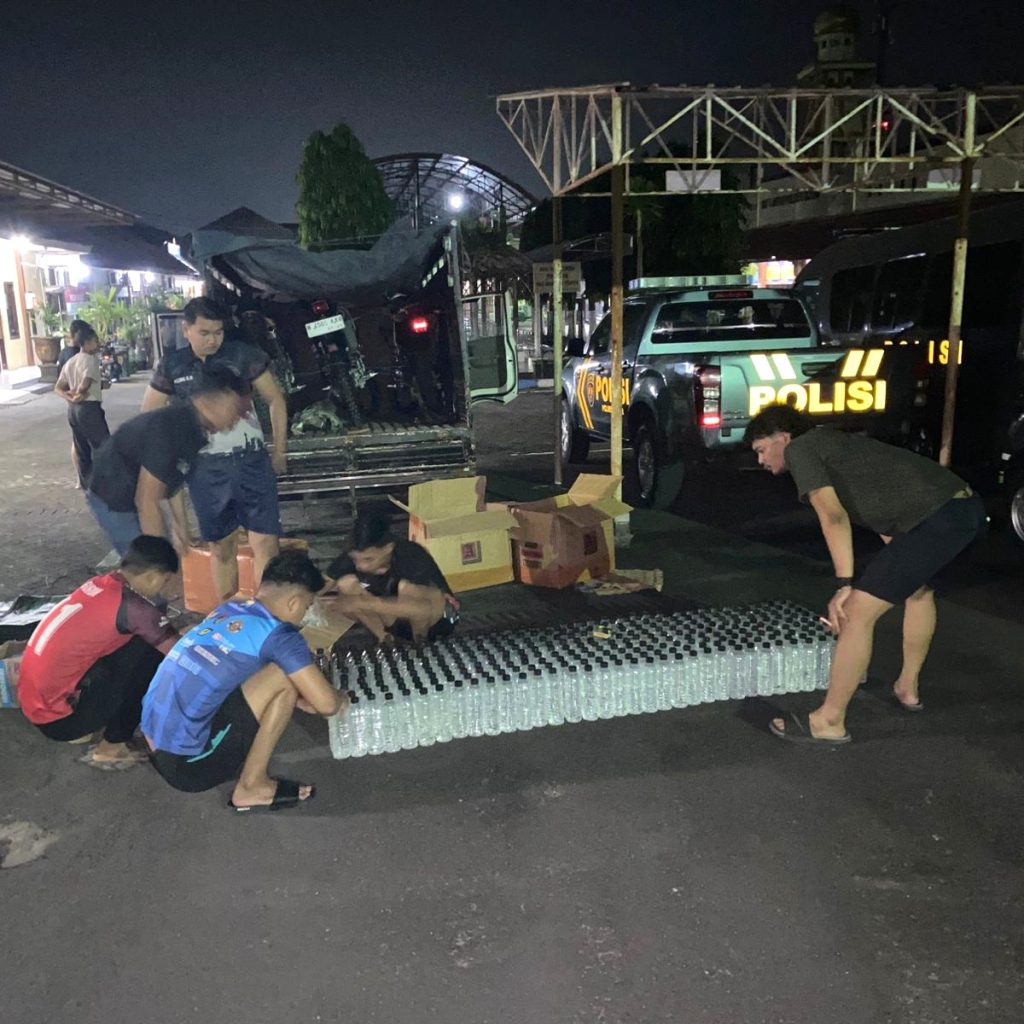 Operasi Cipta Kondisi, Polres Blitar Amankan Pick-Up Pengangkut Ratusan Botol Arak