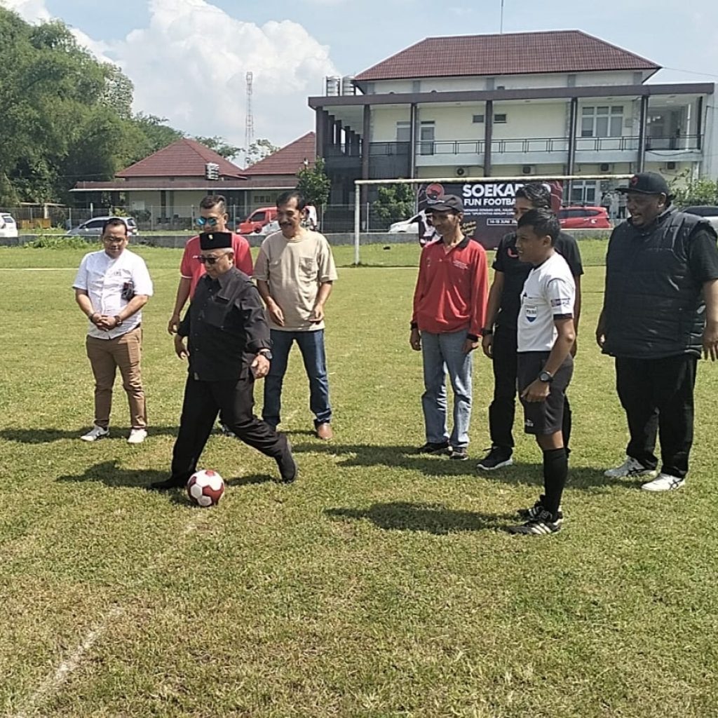 16 Club SSB Ikuti Turnamen Sepak Bola Piala PDI Perjuangan Kabupaten Blitar