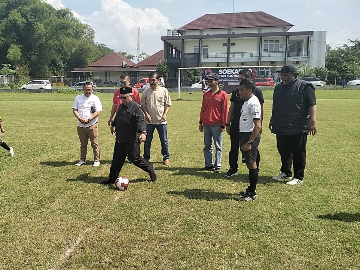 16 Club SSB Ikuti Turnamen Sepak Bola Piala PDI Perjuangan Kabupaten Blitar
