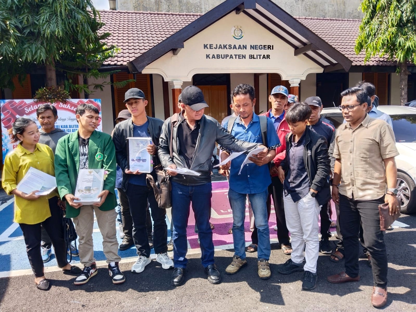 Ungkap Dugaan Korupsi PJU dan Permainan Tender E-Katalog, FMR dan KRPK Datangi Kejaksaan Kabupaten Blitar