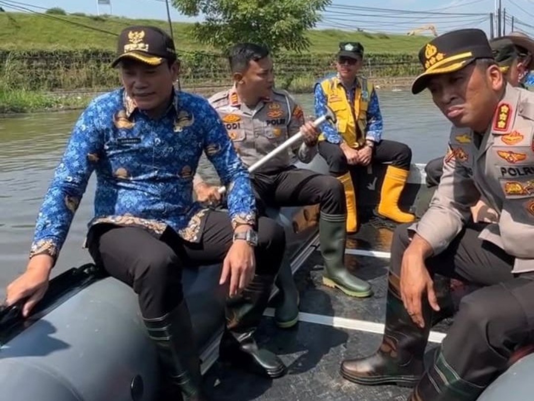 Forkopimda Sidoarjo Tinjau Banjir di Jalan Raya Porong
