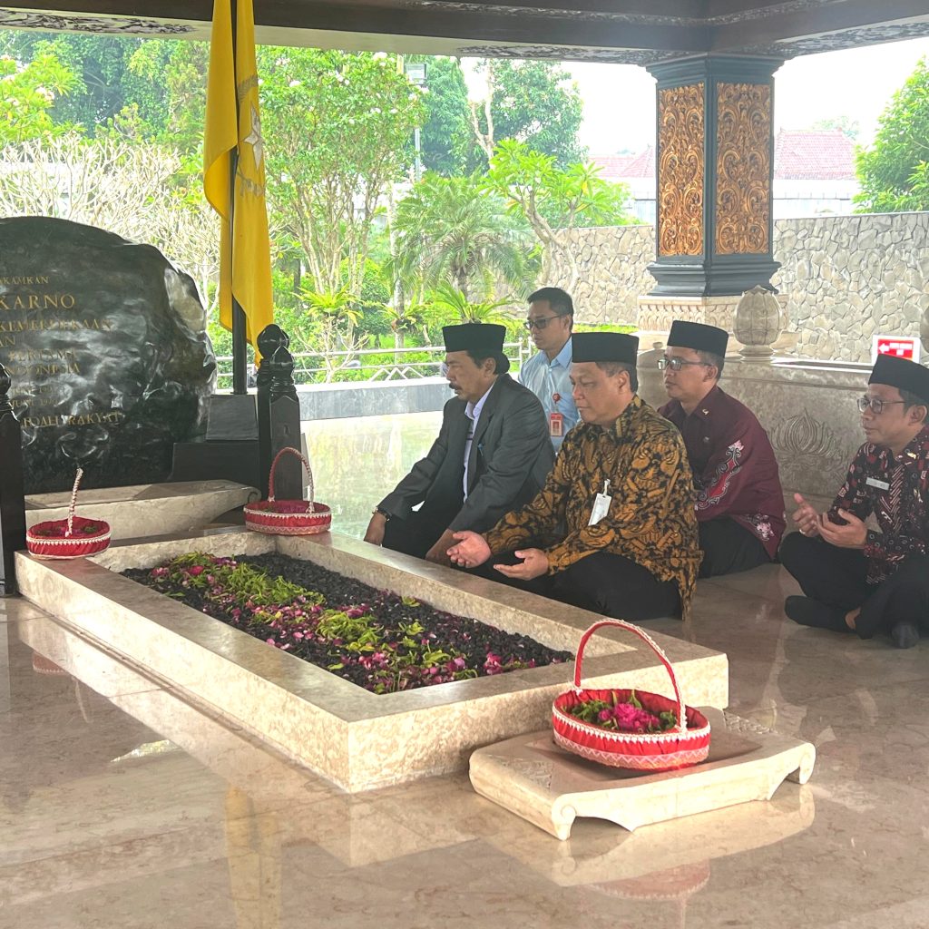 Kota Blitar Jadi Magnet Nasional, Kepala BPIP RI Ziarah ke Makam Bung Karno