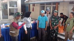 Wabub Sidoarjo Mimik Idayani Tinjau Banjir di Ngaban dan Salurkan Sembako Warga Terdampak