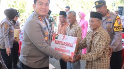 HUT Bhayangkara ke-79, Polres Blitar Salurkan Bantuan Sosial ke Warga Kampung Baru Garum