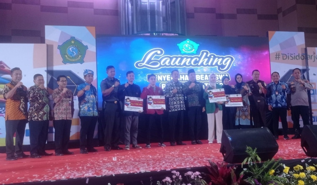 Bupati Subandi : Siapkan Generasi Mandiri dengan Kucurkan Beasiswa Milyaran