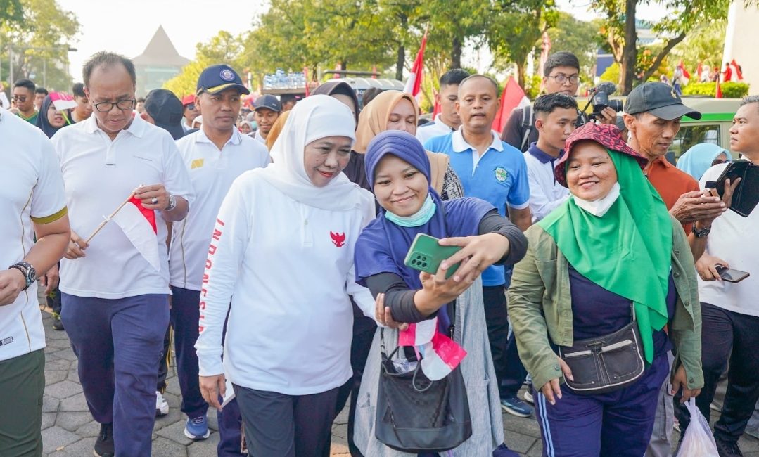 Kemeriahan 1 Muharam di Masjid Agung Surabaya Kemeriahan 1 Muharam di Masjid Agung Surabaya