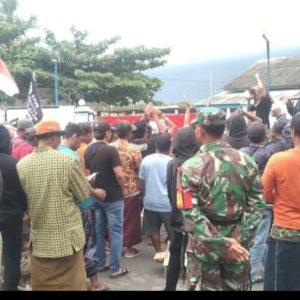 Gaduh CSR Rp.30 Juta di Jember, Masyarakat :Kami Tetap Ingin Tambak di Tutup