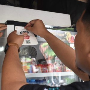 Operasi Rutin Peredaran Rokok Ilegal Menyasar Toko Kelontong Operasi Rutin Peredaran Rokok Ilegal Menyasar Toko Kelontong