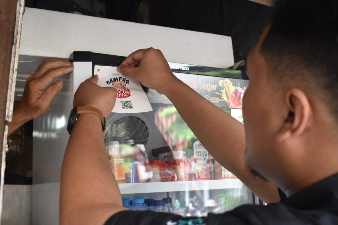 Operasi Rutin Peredaran Rokok Ilegal Menyasar Toko Kelontong