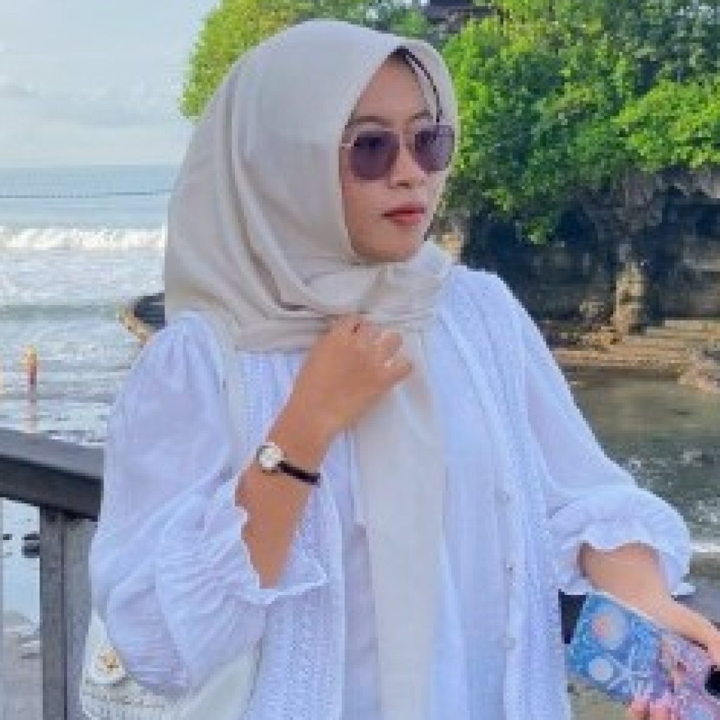 Kisah Anak Pedagang Buah Lolos SNBT Di Unesa