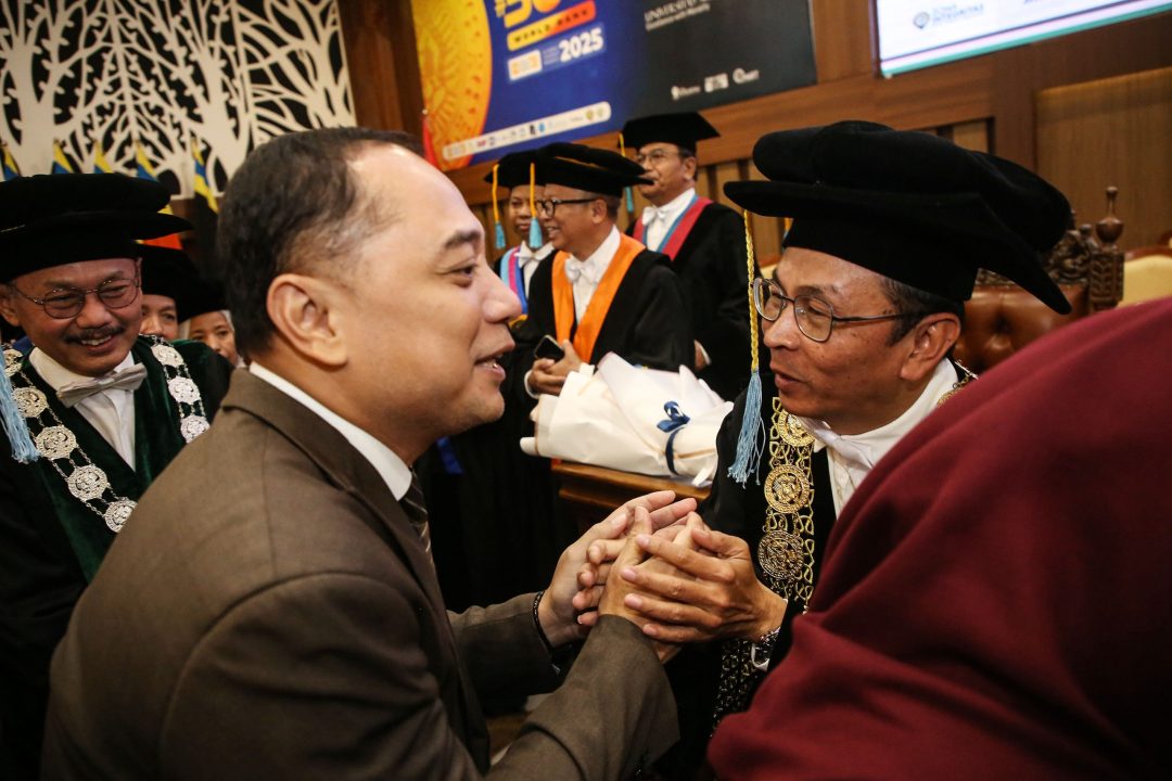 Prof. Madyan Dilantik Jadi Rektor Unair, Wali Kota Eri Berharap Peningkatan Kerja Sama