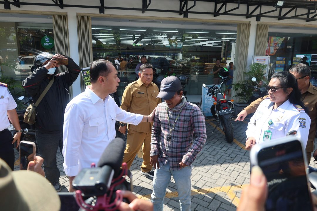 Pimpin Penertiban Jukir Liar, Eri Bilang Tak Segan Tutup Toko Modern Jika…