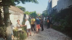 Pondasi Rumah Kholifah Amblas, Kades Kasian Timur dan Masyarakat, Muspika,PT Imasco dan Pengusaha Lokal Gotong Royong
