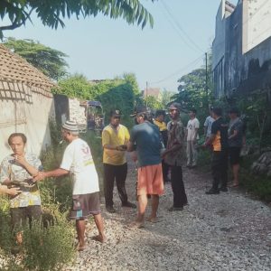Pondasi Rumah Kholifah Amblas, Kades Kasian Timur dan Masyarakat, Muspika,PT Imasco dan Pengusaha Lokal Gotong Royong Pondasi Rumah Kholifah Amblas, Kades Kasian Timur dan Masyarakat, Muspika,PT Imasco dan Pengusaha Lokal Gotong Royong