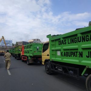 Puluhan Truk Sampah DLH Jember Di Tengara Bertahun Tahun Menunggak Pajak Puluhan Truk Sampah DLH Jember Di Tengara Bertahun Tahun Menunggak Pajak