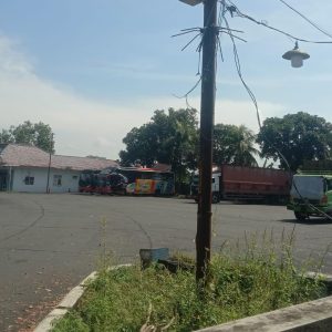 Lahan Alat Timbang Milik Kemenhub RI di Jember Sekarang Jadi Tempat Parkir Mobil Lahan Alat Timbang Milik Kemenhub RI di Jember Sekarang Jadi Tempat Parkir Mobil