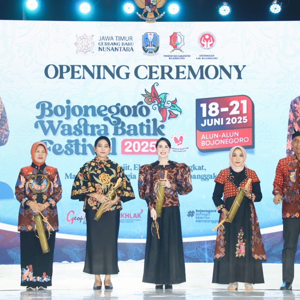 Wastra Batik Festival Perkuat Bojonegoro sebagai Sentra Industri Batik   