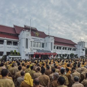 ASN Kerja Fleksibel Sesuai PermenPANRB, Pemkot Surabaya Sudah Jalankan Sejak Februari 2025 ASN Kerja Fleksibel Sesuai PermenPANRB, Pemkot Surabaya Sudah Jalankan Sejak Februari 2025